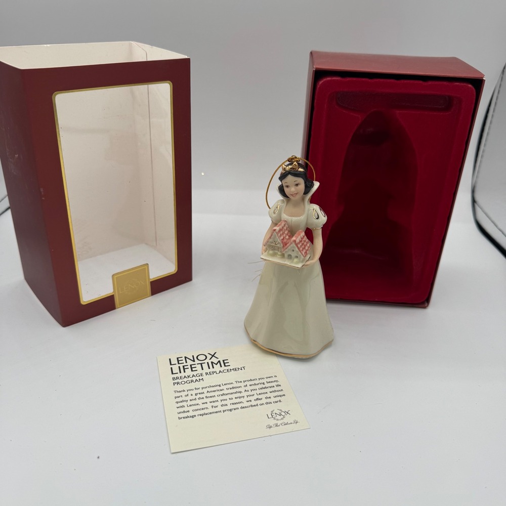 Lenox Disney Showcase Snow White's Sweetest Treat Porcelain Ornament Boxed